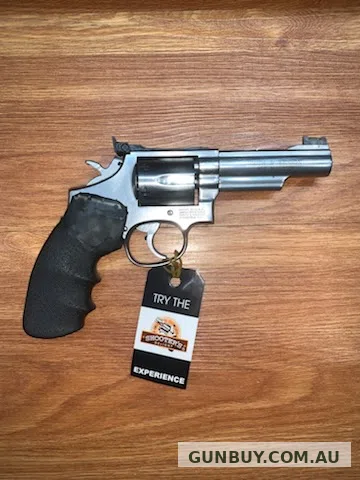 Smith & Wesson Model 66 6 Shot 104mm Barrel