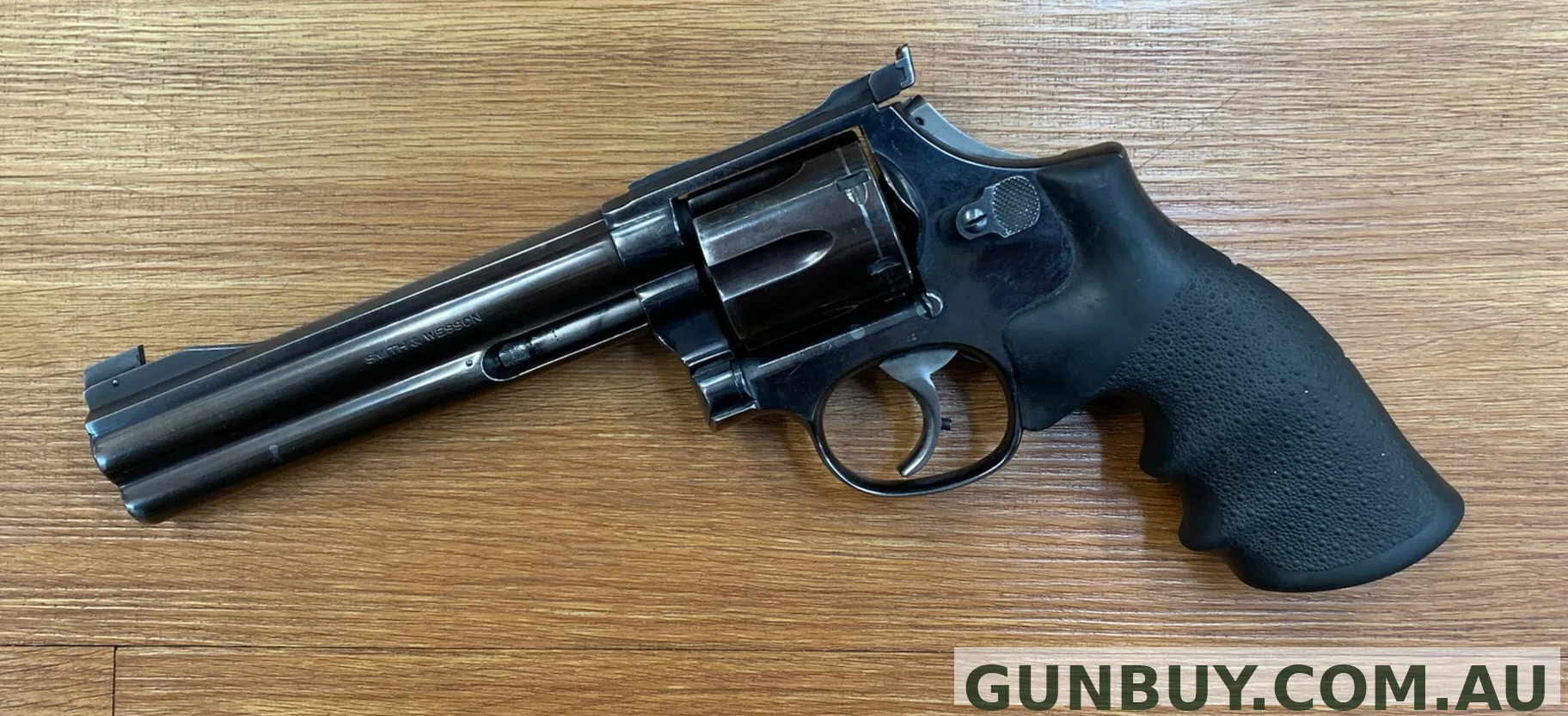 Smith and Wesson Mod. 586 150mm Brl Rubber Grips Bobbed Hammer Adj Rear Sight