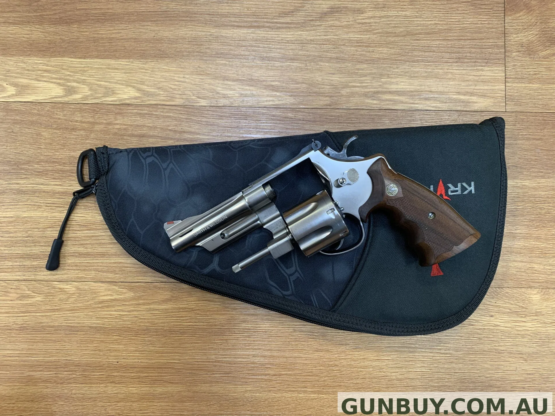 Smith & Wesson Model 27 Stainless 6 Shot w/ 4 Speed Loaders Soft Cased