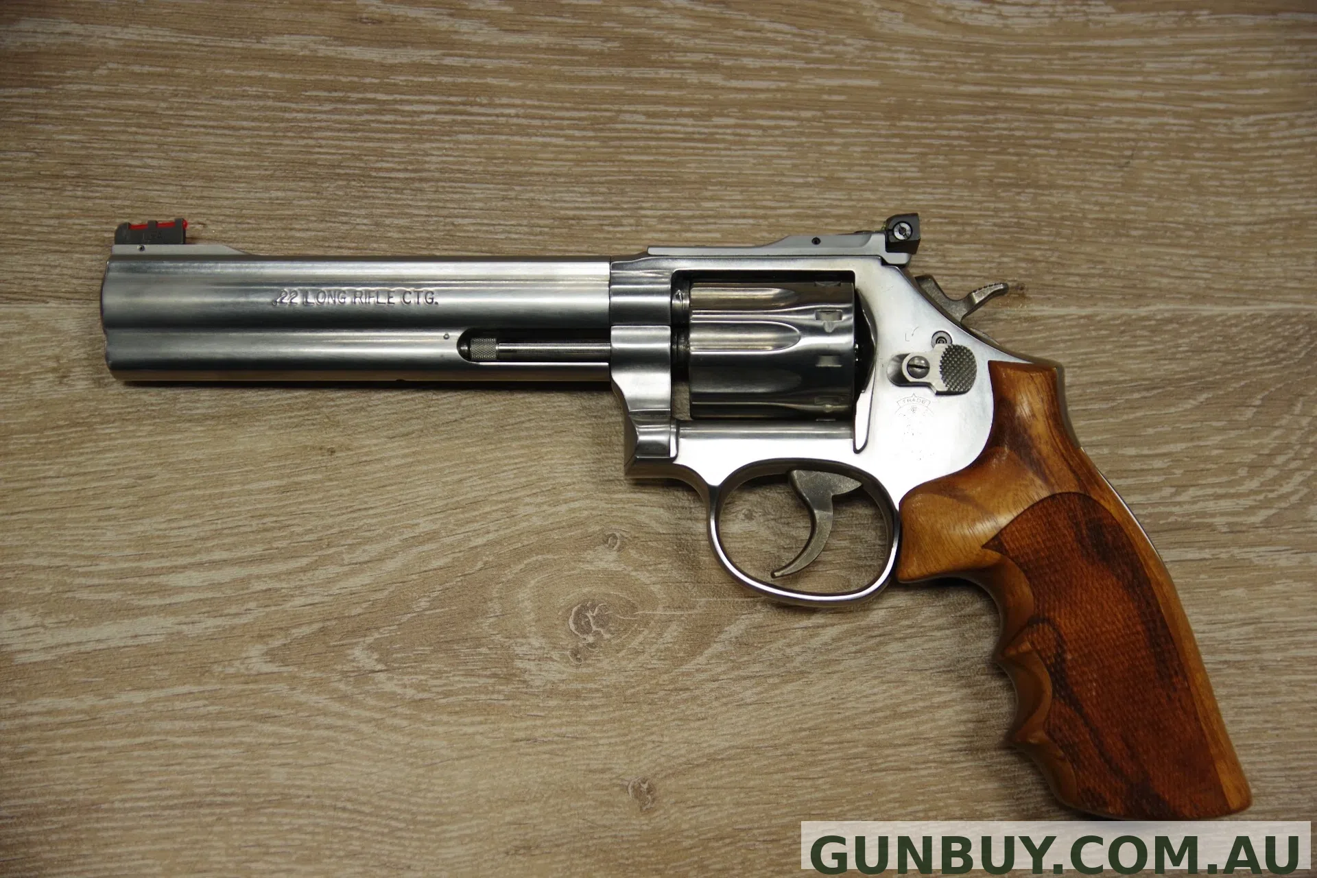 THE ADELAIDE GUN SHOP PTY LTD S/H SMITH & WESSON 617-6 REVOLVER PISTOL 22LR (FX120)