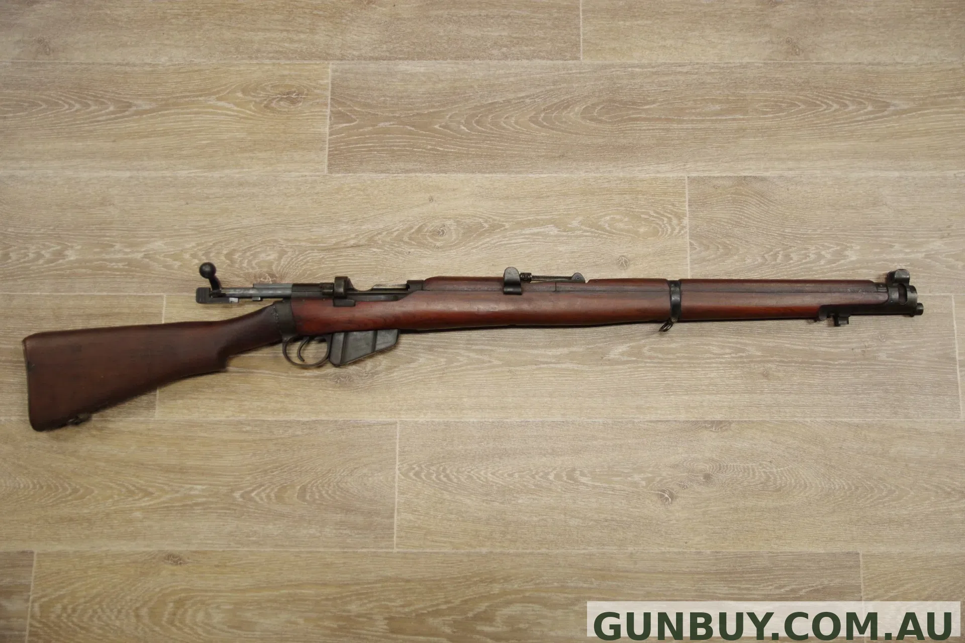 THE ADELAIDE GUN SHOP PTY LTD S/H LITHGOW 1942 SMLE MKIII* BOLT ACTION RIFLE 303 (FY331)